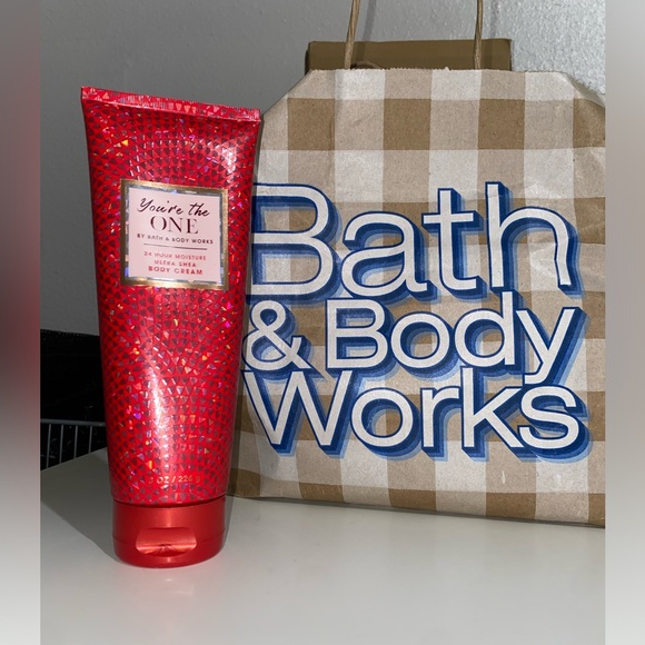 Bath & Body Works - You’re The One, scent 24 Hour moisturizer Shea Body Cream - Picture 2 of 6